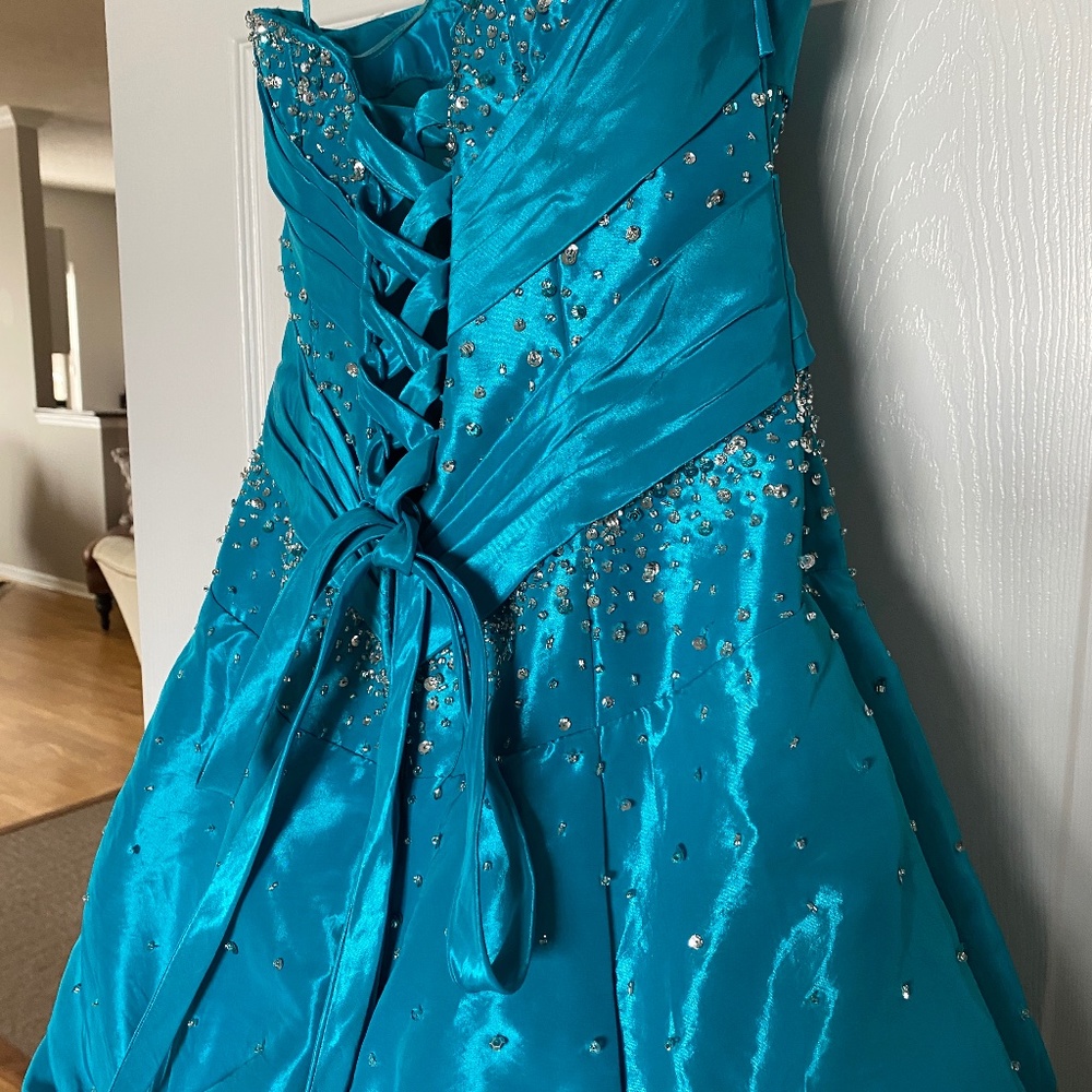 Mori Lee by Madeline Gardner Blue dress   USA Size 3/4